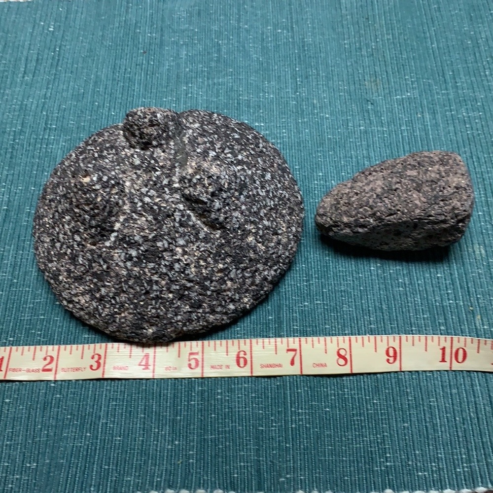 New Mexican Molcajete Mortar & Mash Rock - Picture 2 of 4